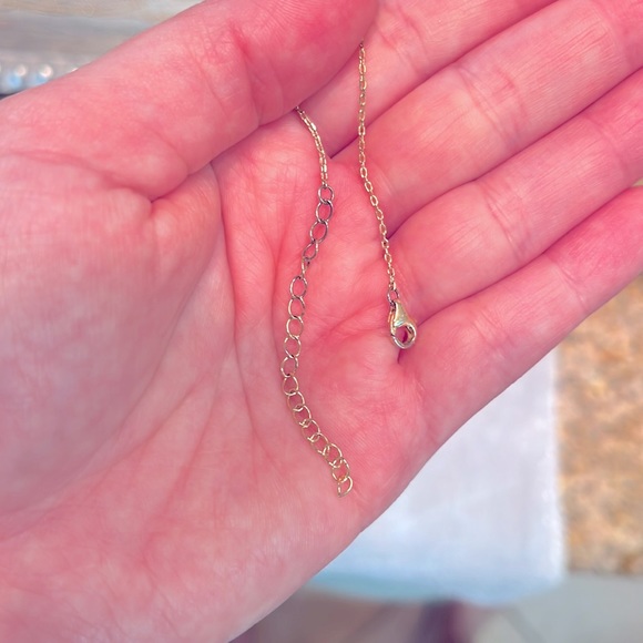 Mother of Pearl Necklace with Diamonds - Picture 4 of 4